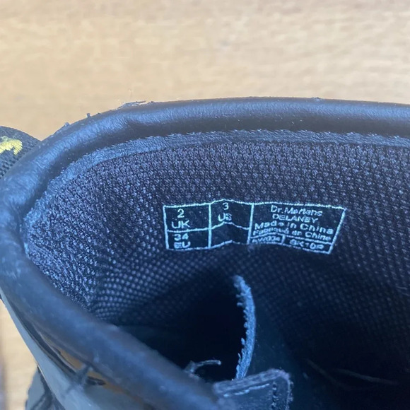 Dr Marten sz kids 3 patent leather boot lace up great pre owned condition - Picture 9 of 9